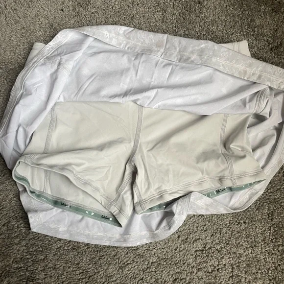 Lululemon skort brand new athletic wear - Picture 2 of 4